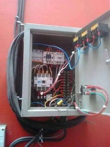 Instalasi panel listrik untuk pompa sumur bor