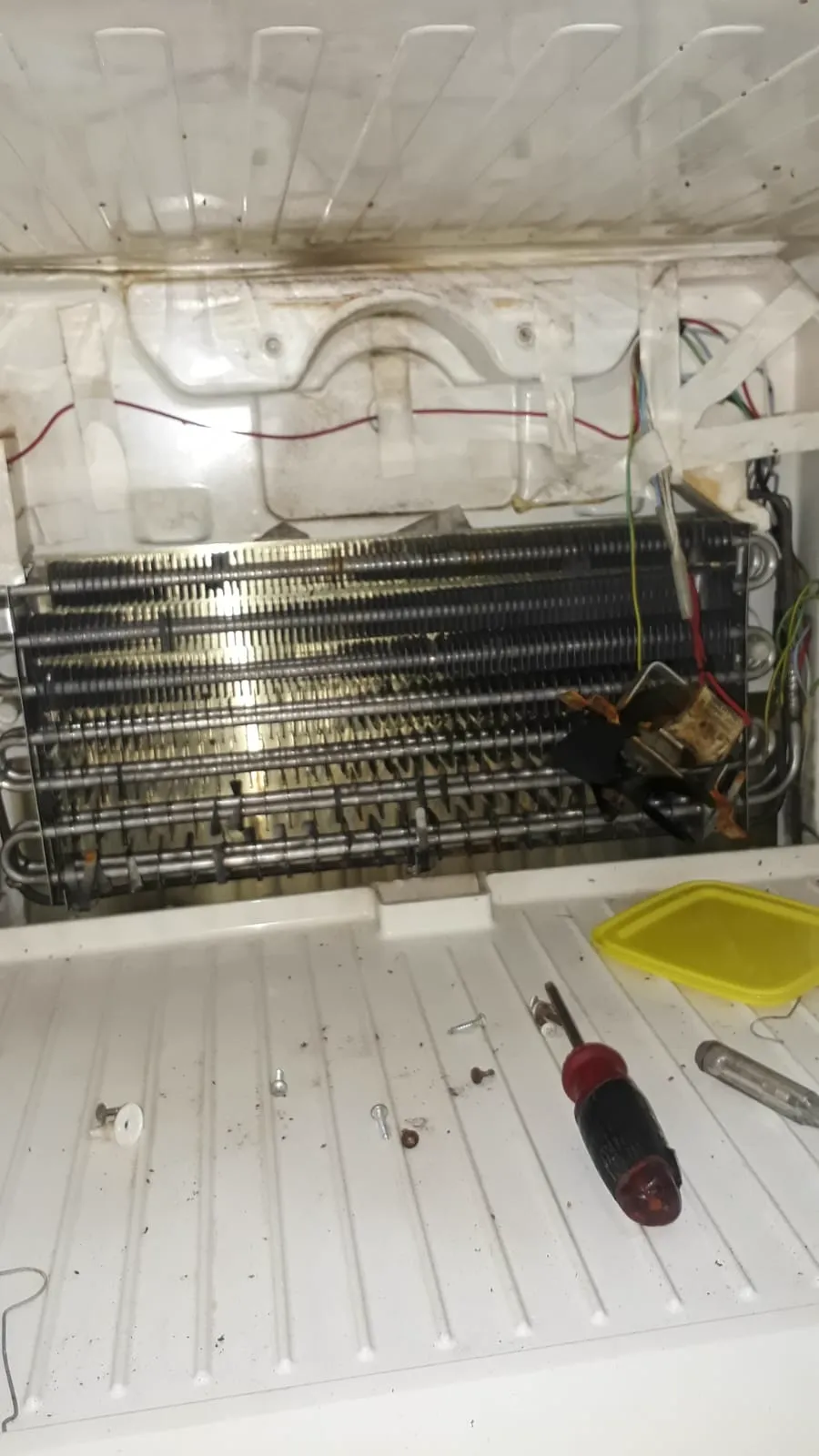 Perbaikan evaporator kulkas di Bandung